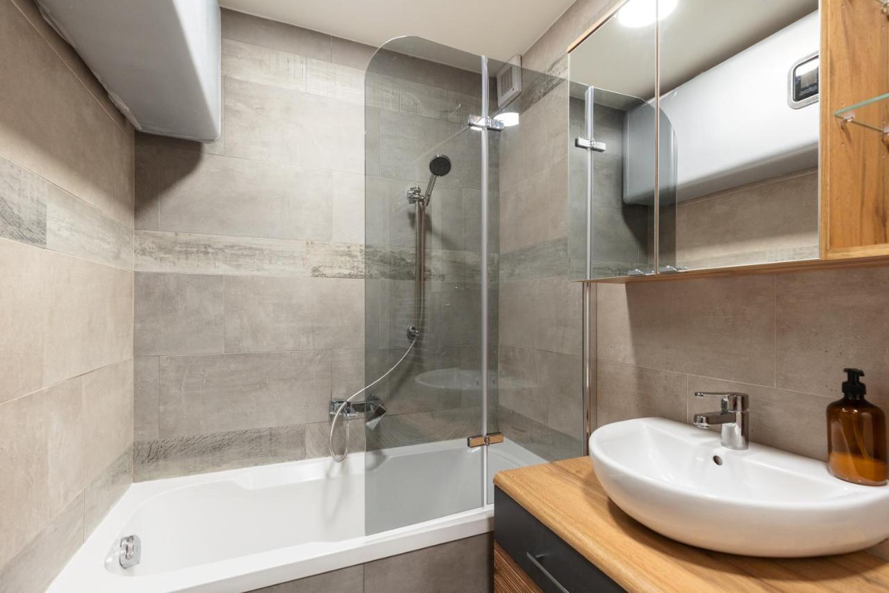 בודפשט Kazinczy 10 Apartment With 3 Bedrooms מראה חיצוני תמונה