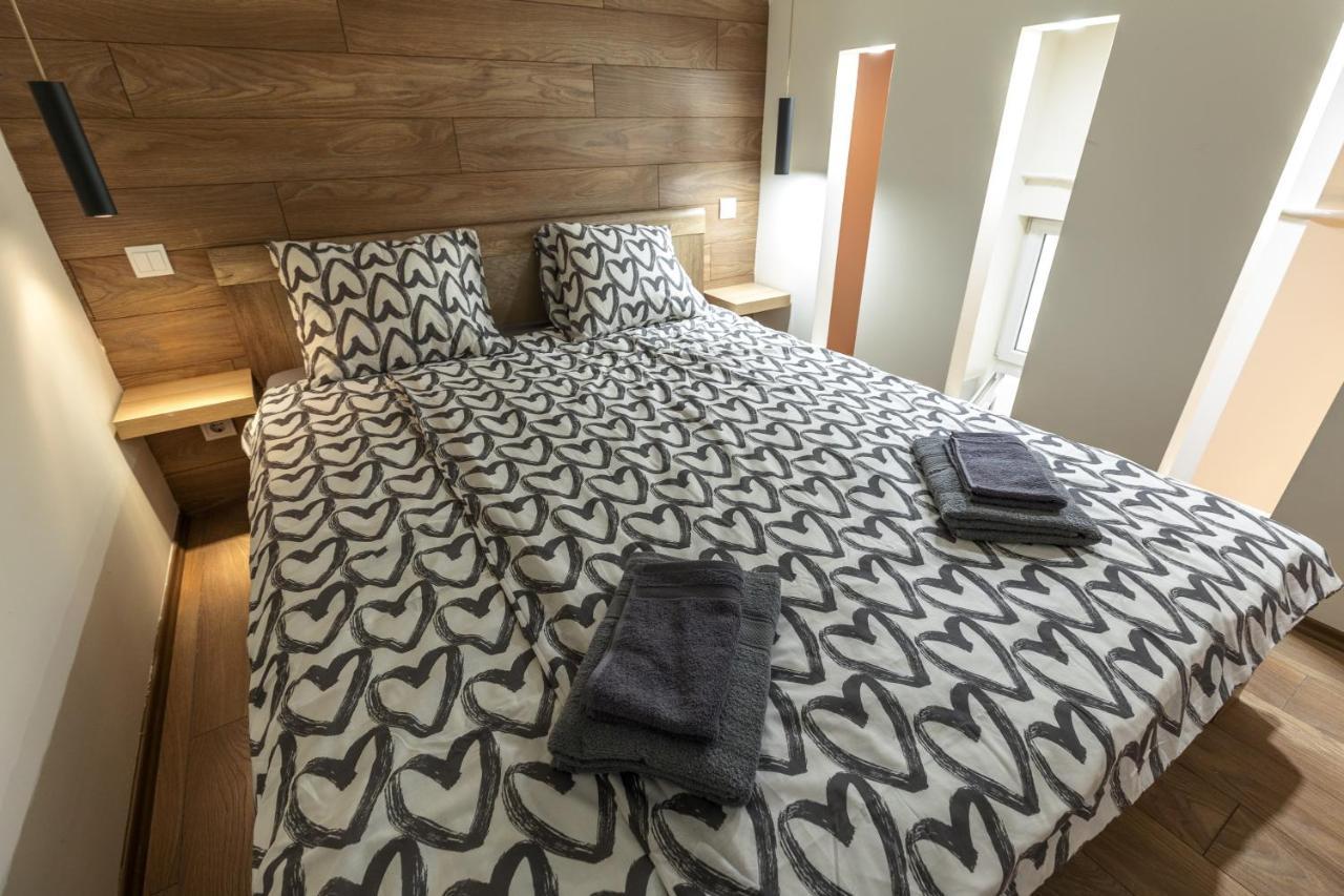 בודפשט Kazinczy 10 Apartment With 3 Bedrooms מראה חיצוני תמונה